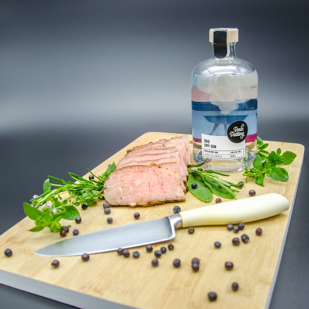 Berlin Distillery BBQ Dry Gin Perfect Serve mit Roastbeef